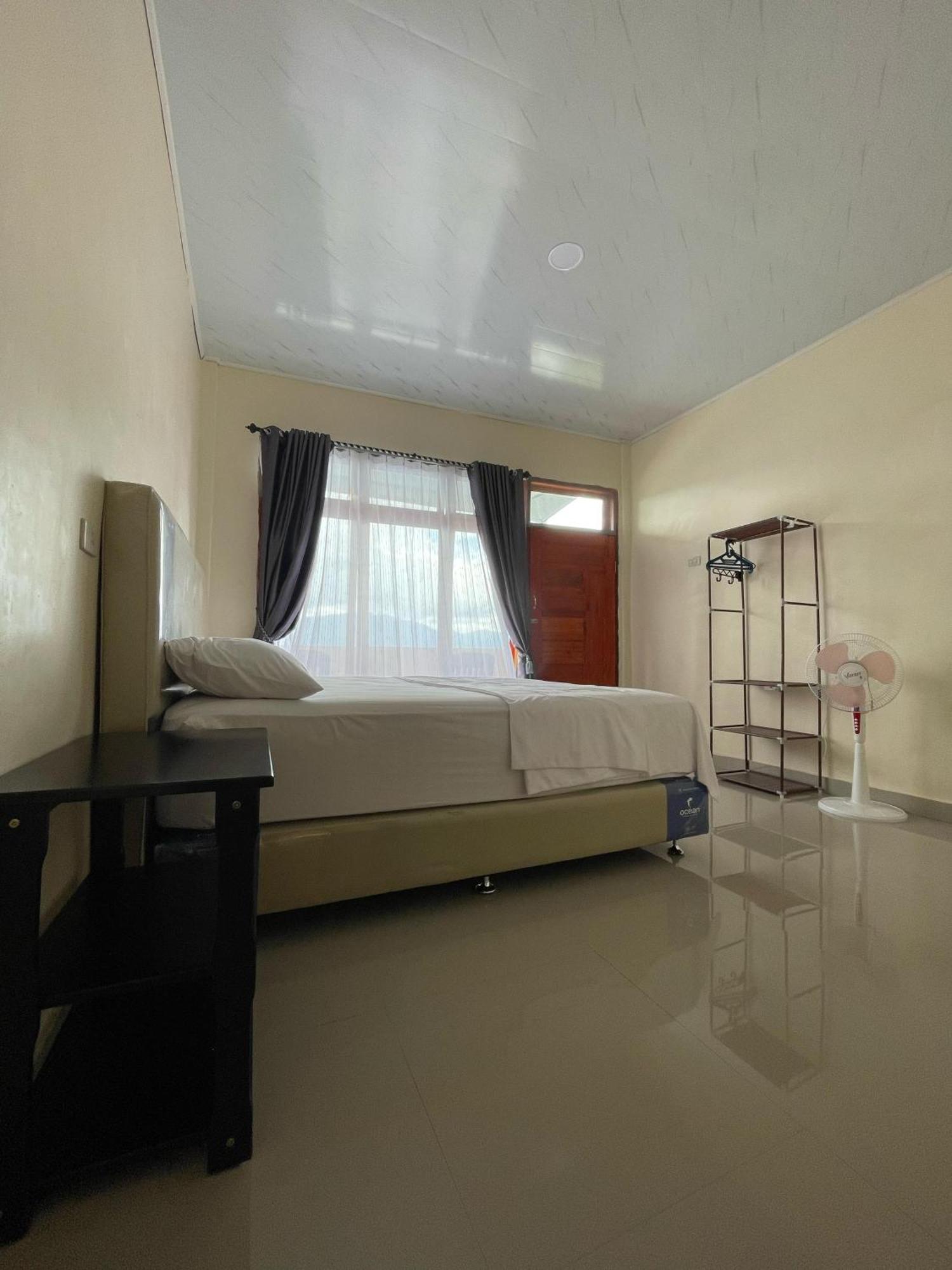 Maruba Inn Tuktuk Siadong Exterior foto